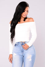 Load image into Gallery viewer, white_sweater