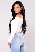 Load image into Gallery viewer, white_sweater