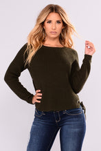 Load image into Gallery viewer, green_sweater